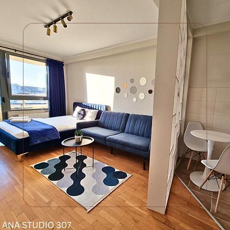 Ana Studio 307 Apartment Prishtine Bagian luar foto